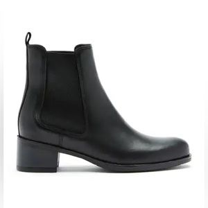 La CANADIENNE Leather Chelsea Booties